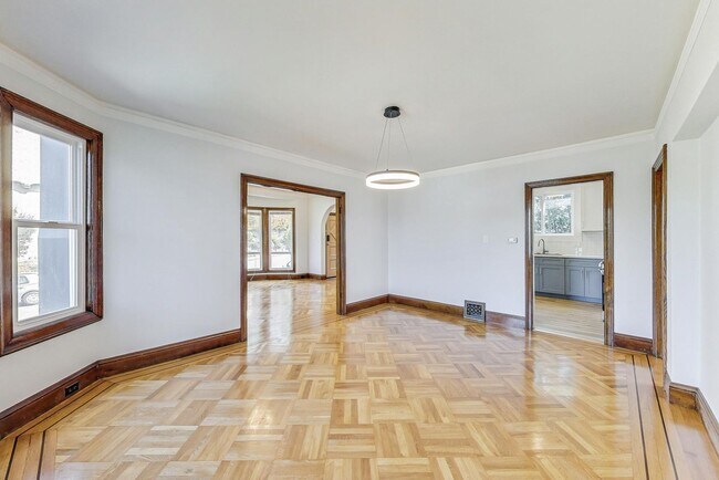 Building Photo - Introducing the Perfect Blend of Elegance and Comfort in San Francisco's Westwood Highlands!