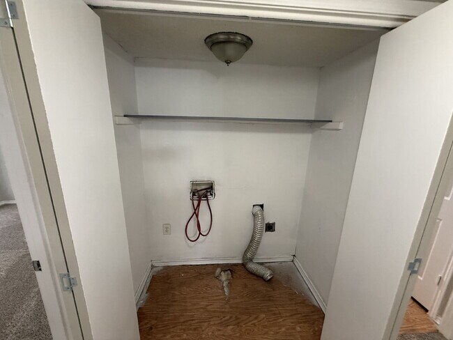 Building Photo - 9601 Forest Ln