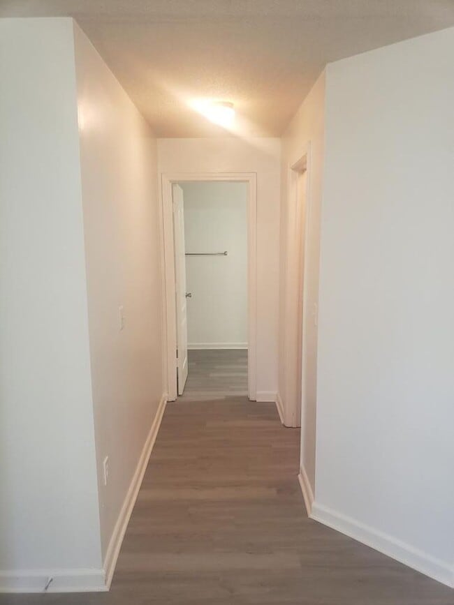 Building Photo - The Pointe