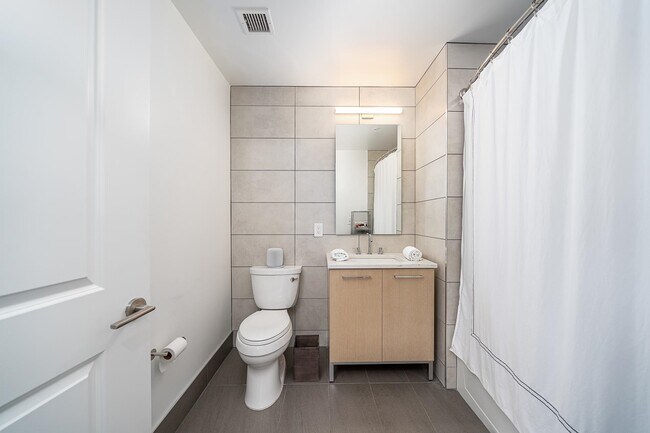 Building Photo - 1400 Hudson St