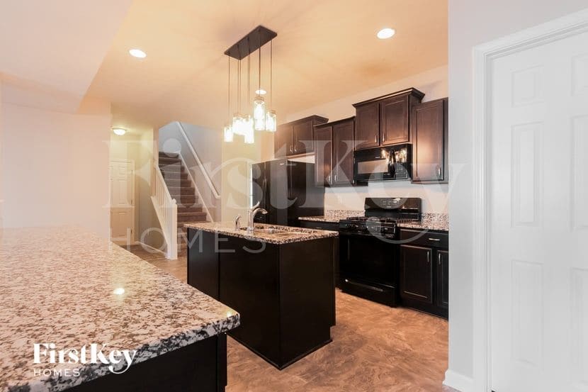Building Photo - 5273 Brandywine Dr