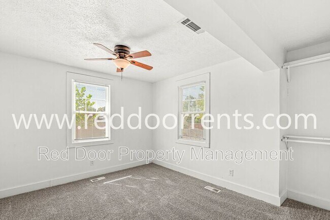 Building Photo - 957 Woodhill Dr