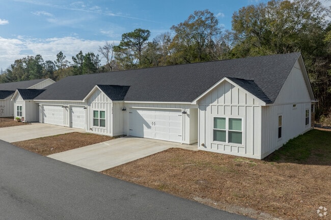 Willow Creek Exterior - The Residences at Willow Creek