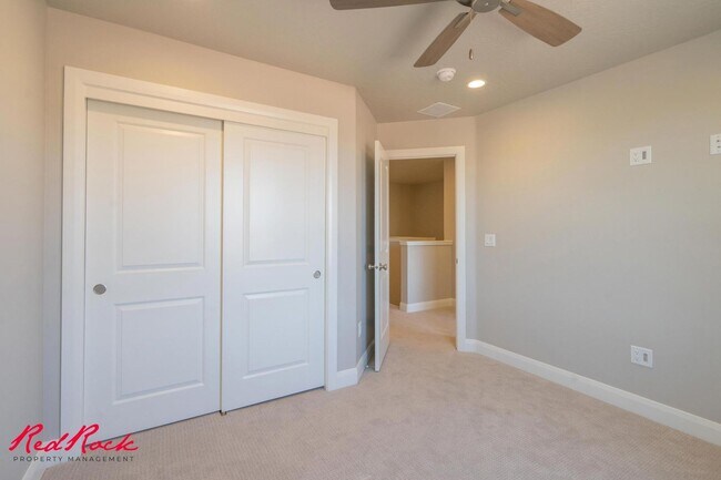 Building Photo - Modern Washington UT Home with 3 Bedrooms and Open Floor Plan