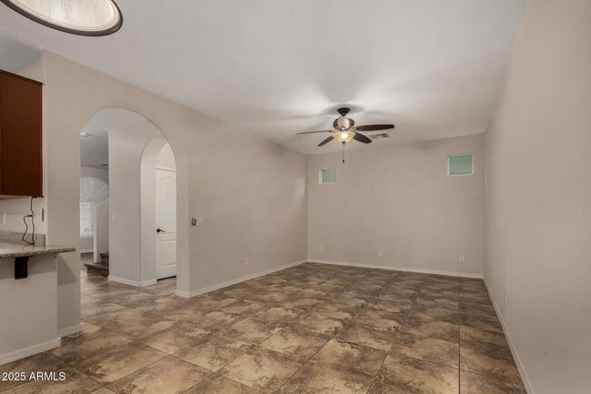 Building Photo - 955 S Henry Ln
