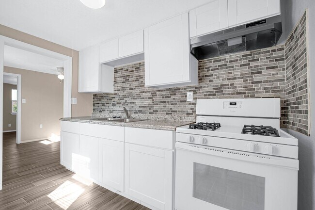 Building Photo - 7182 Ponce Dr