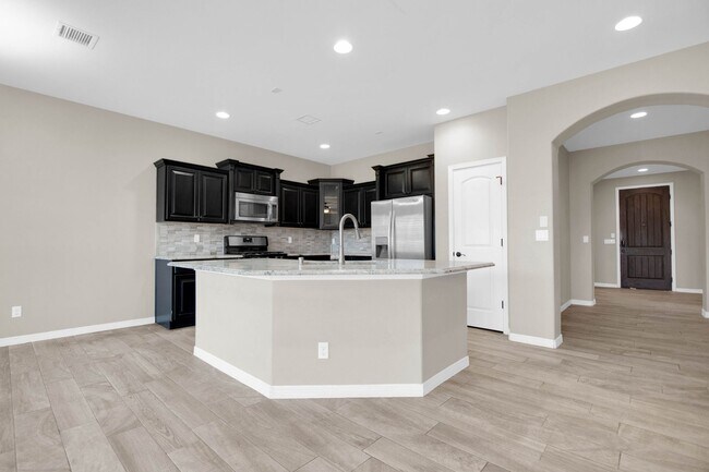 Building Photo - 871 Maple Park Ave