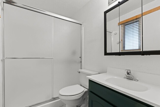 Building Photo - Home Sweet Home in Exclusive Warm Springs Mesa