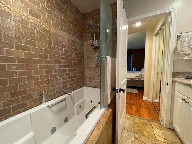 Building Photo - Large home with private yard