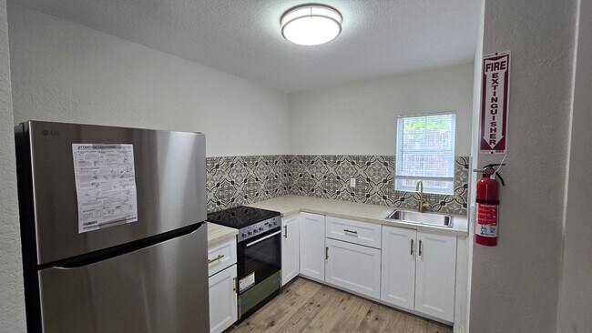 Building Photo - 212 Placid Dr