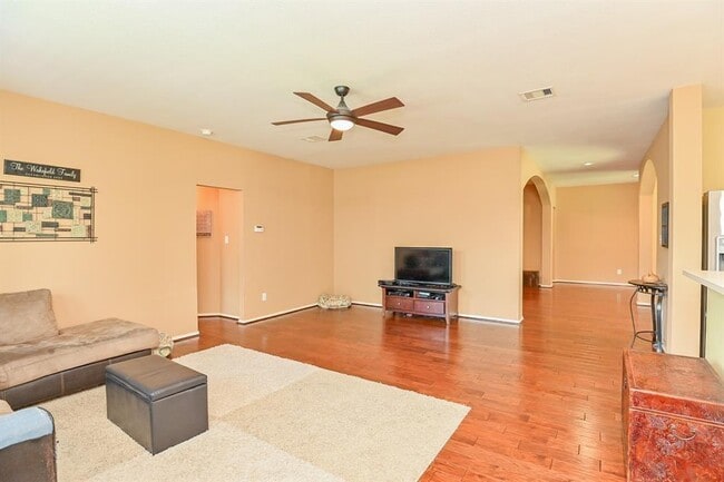 Building Photo - 4903 Lake Gladewater Ct