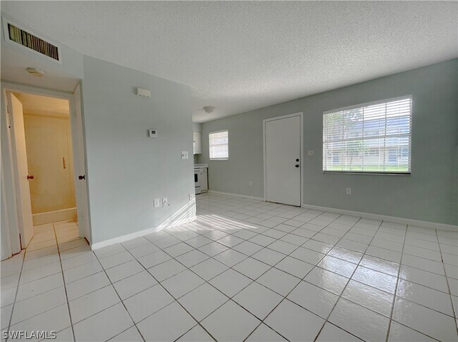 Building Photo - 3325 Arpt Rd S