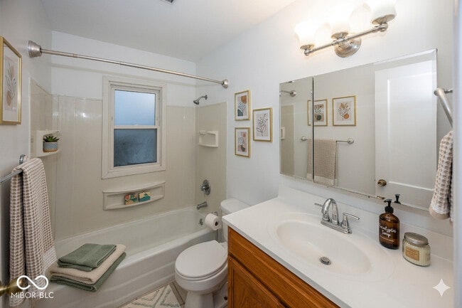 Building Photo - 2360 Durham Dr