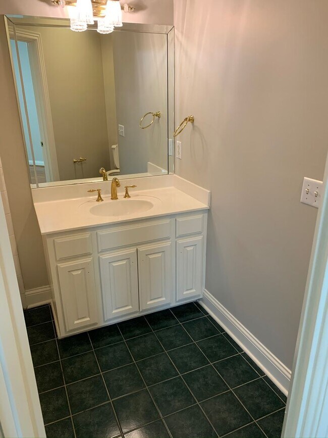 Building Photo - 5000 Square Feet on 7 Acres in Heart of Franklin