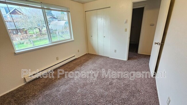 Building Photo - 1621 Trenton Ave