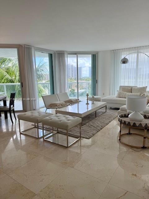 Building Photo - 16500 Collins Ave