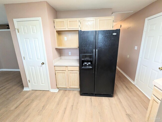 Building Photo - 7415 Lillie Ln
