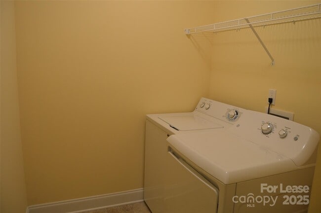 Building Photo - 132 Springfield Rd