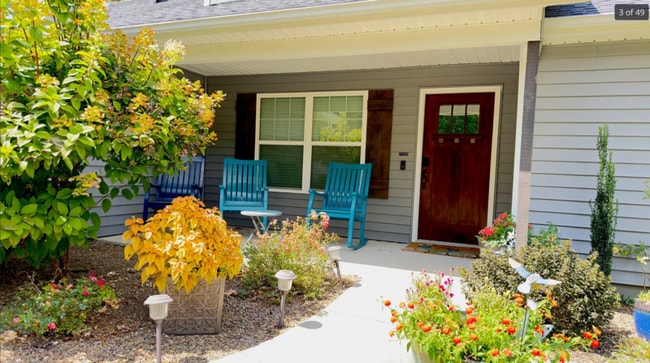 Building Photo - 18 Primrose Ln