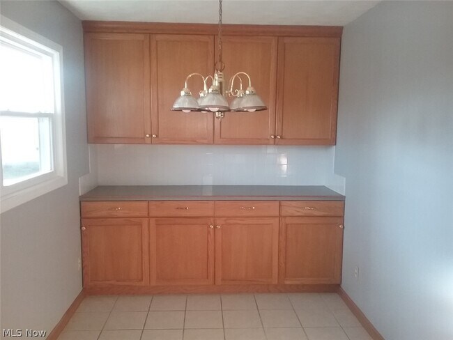 Building Photo - 4142 Sabin Dr