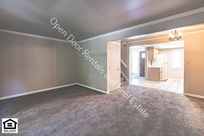 Building Photo - 15030 Tally Ho Dr