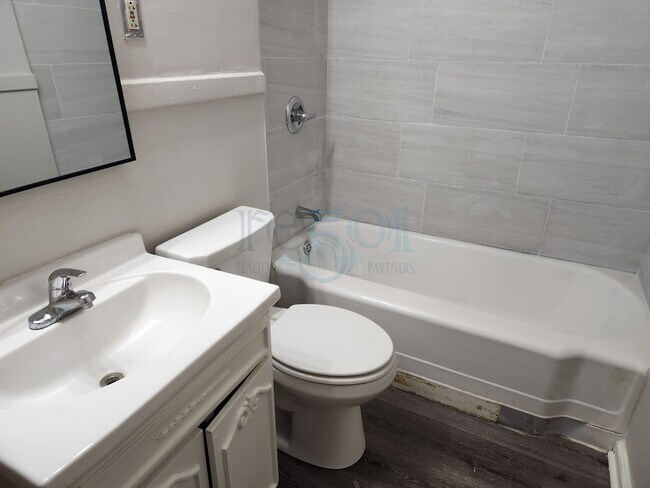 Building Photo - Riverdale Bungalo