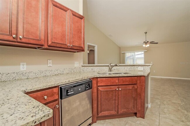 Building Photo - 1903 Ray Pl