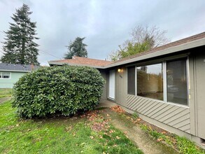 Building Photo - howad01