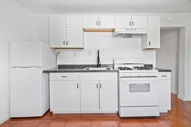 Primary Photo - 7430 Mount St