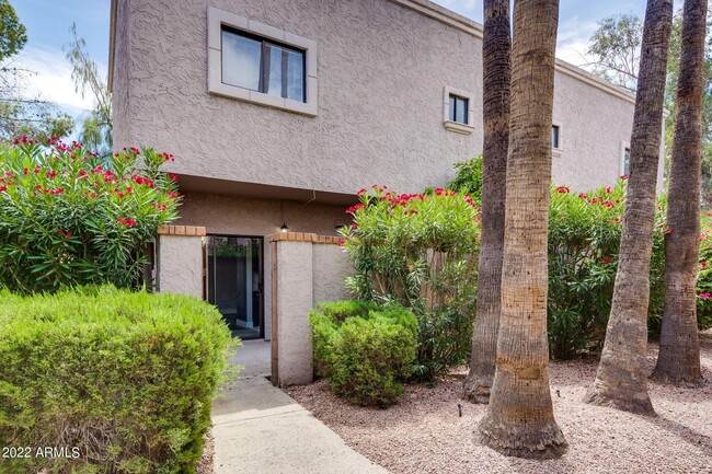 Primary Photo - 7290 E Rancho Vista Dr