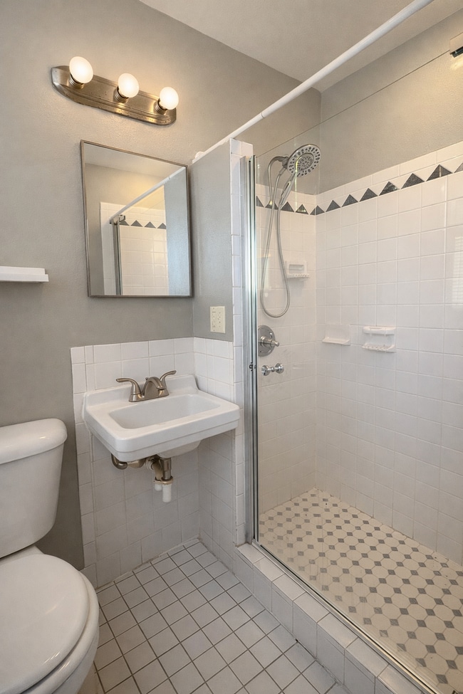 Building Photo - 4025 NW 24th St