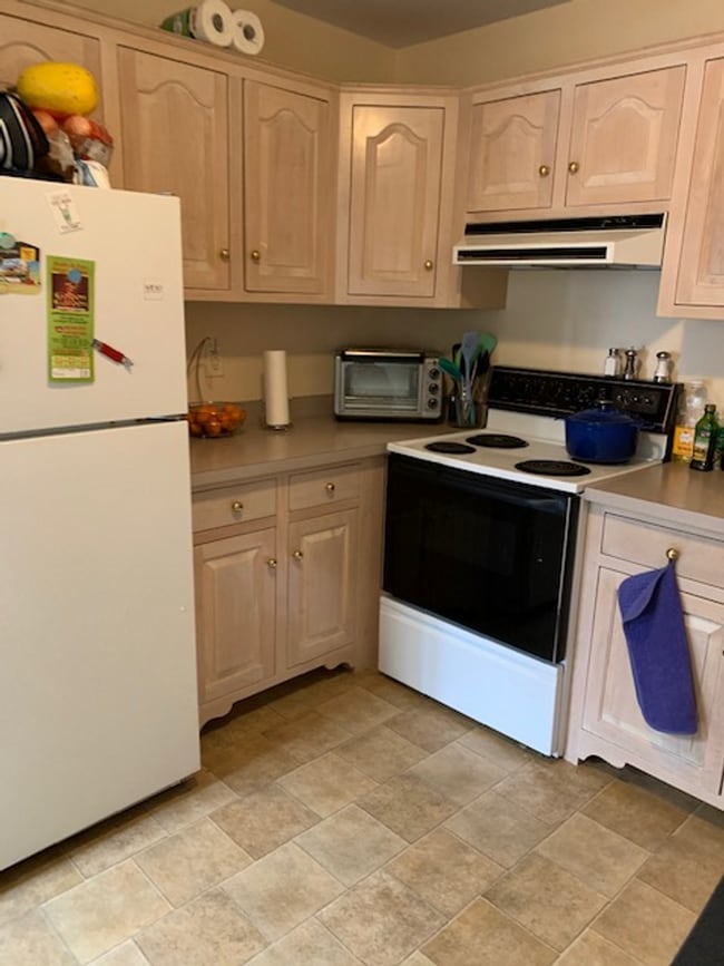 Building Photo - 41 S Main St