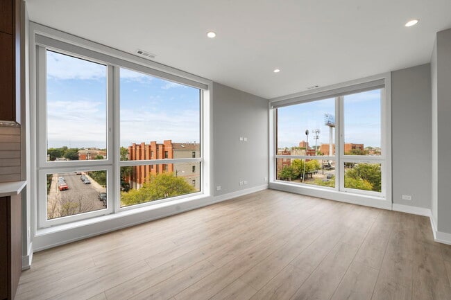 Building Photo - 2355 W Flournoy St