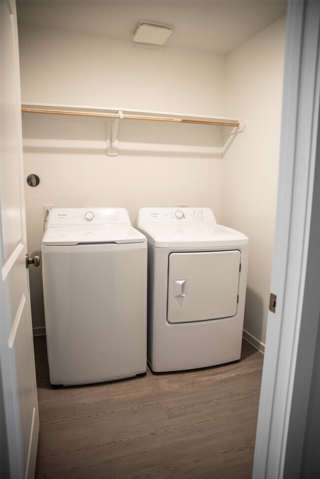 Building Photo - 10288 Prairie Dunes Ln