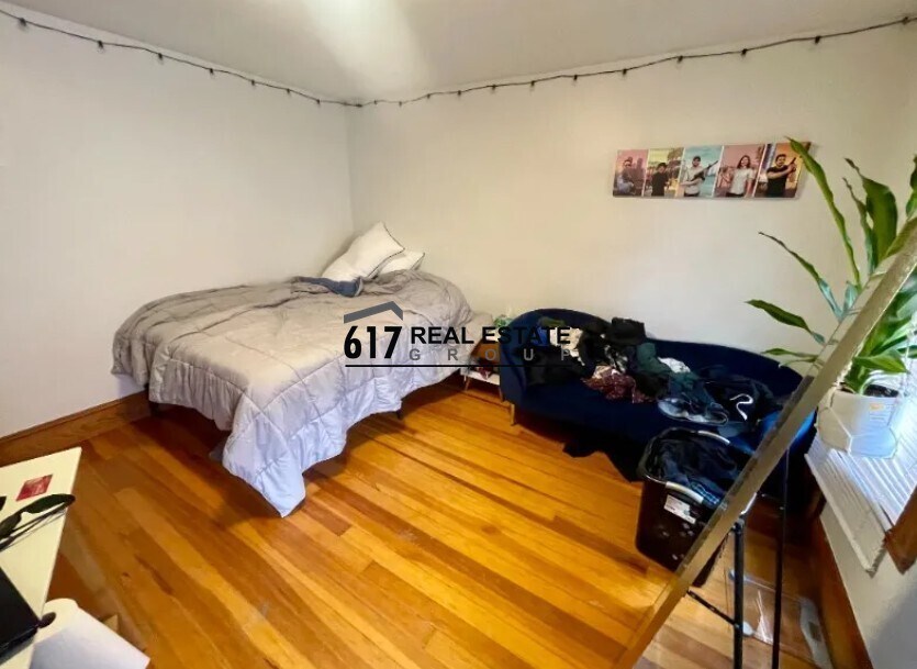 Building Photo - 449 Broadway