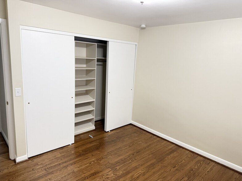 Building Photo - 6930 Euclid Ave