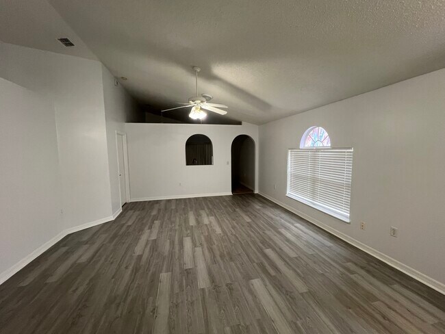 Building Photo - 12833 Parkbury Dr