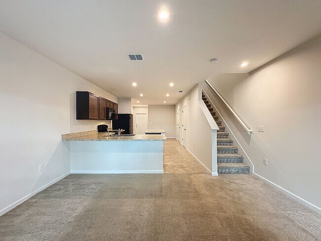Building Photo - 409 Sedgewick Dr