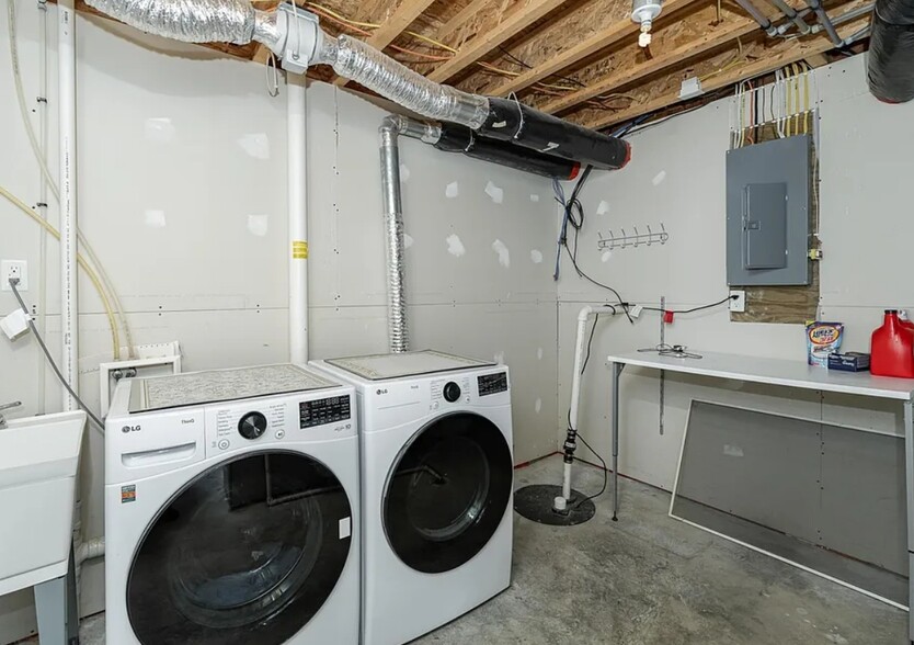 Utility room - 5445 Florence Dr NW