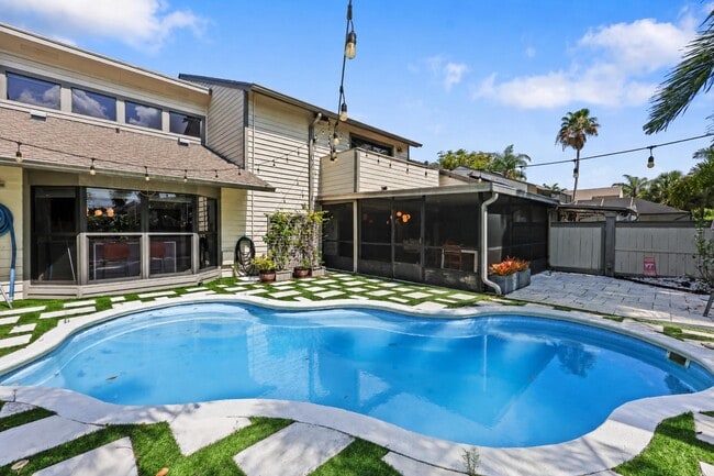 Building Photo - 13400 Bedford Mews Ct