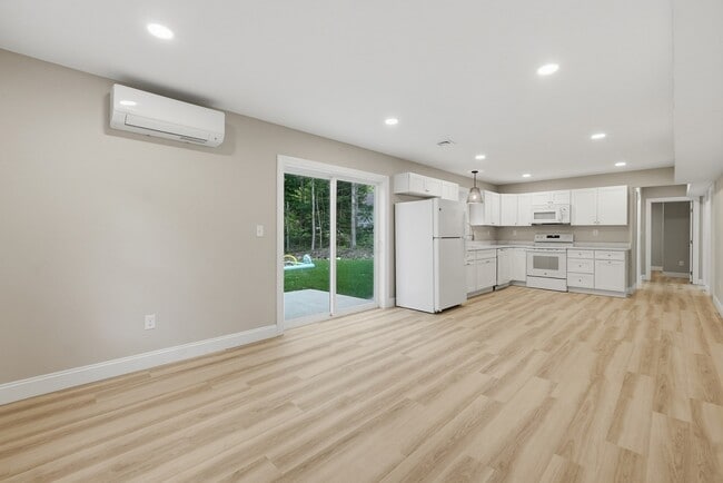 Building Photo - 104 Hilltop Dr