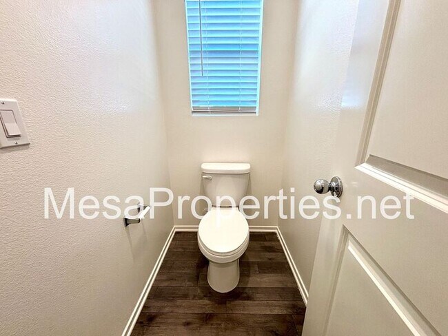 Building Photo - 14173 Mustang Cir