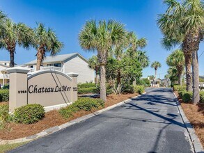 Building Photo - Beautiful Condo with Beach Front Access