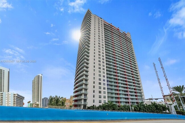 Building Photo - 2600 E Hallandale Beach Blvd