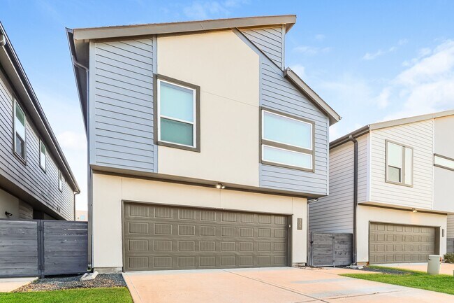 Building Photo - 337 N Centro Cir