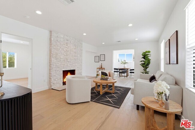 Building Photo - 5452 Harcross Dr