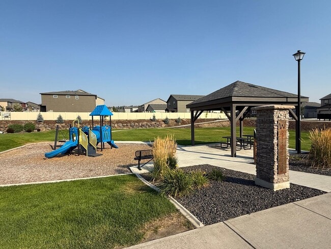 Building Photo - 5703 W Yorktown Ln