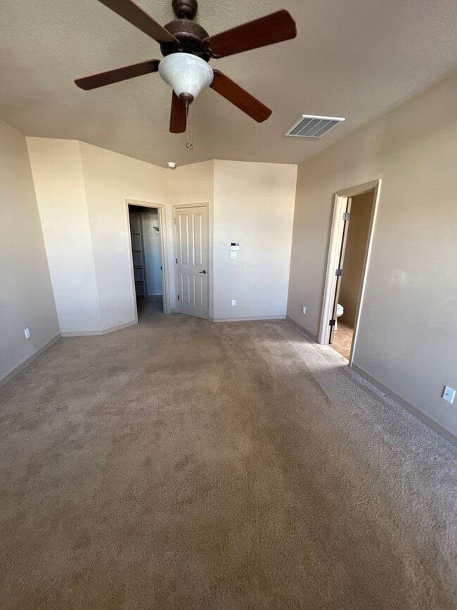 Building Photo - Desert Ridge 2/BD 2.5/BA 1/CG 1500/sf Townhouse