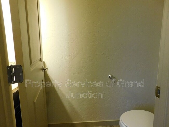 Building Photo - 592 Treviso Ct