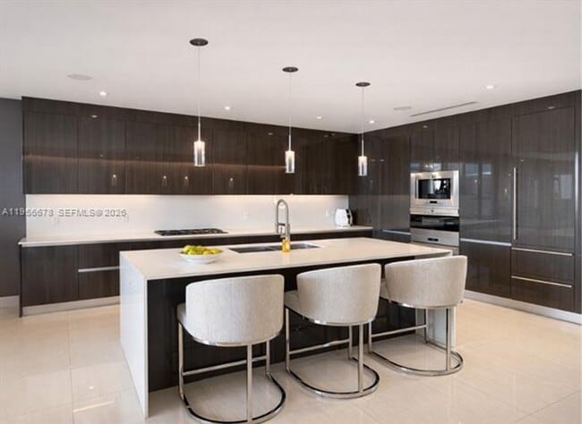 Building Photo - 3300 NE 188th St